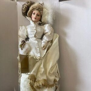 NEW IN BOX-Franklin Mint Kristina